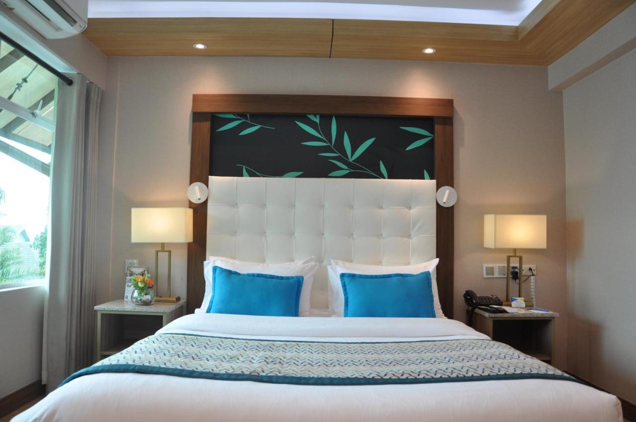 Acuatico Beach Resort & Hotel Inc. San Juan  Exterior photo