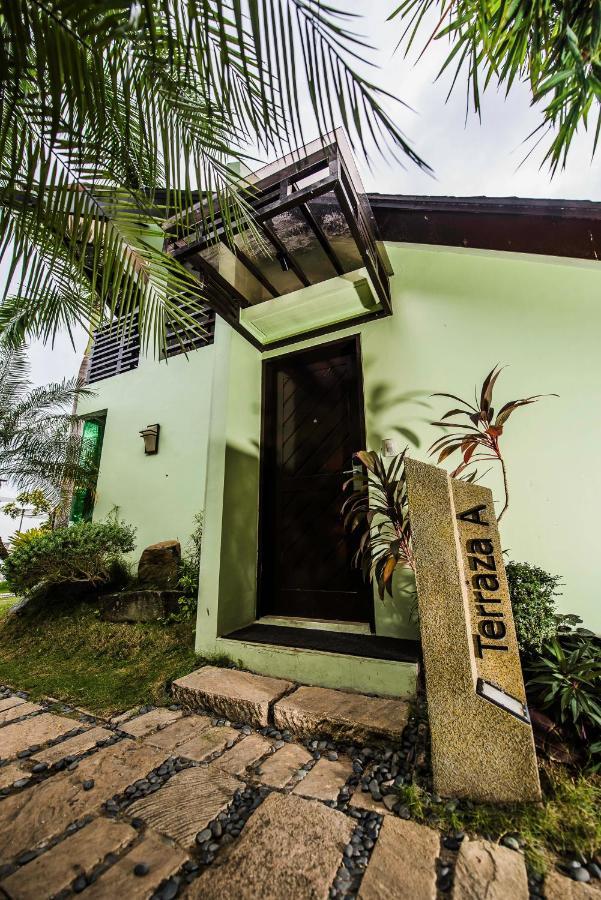 Acuatico Beach Resort & Hotel Inc. San Juan  Exterior photo